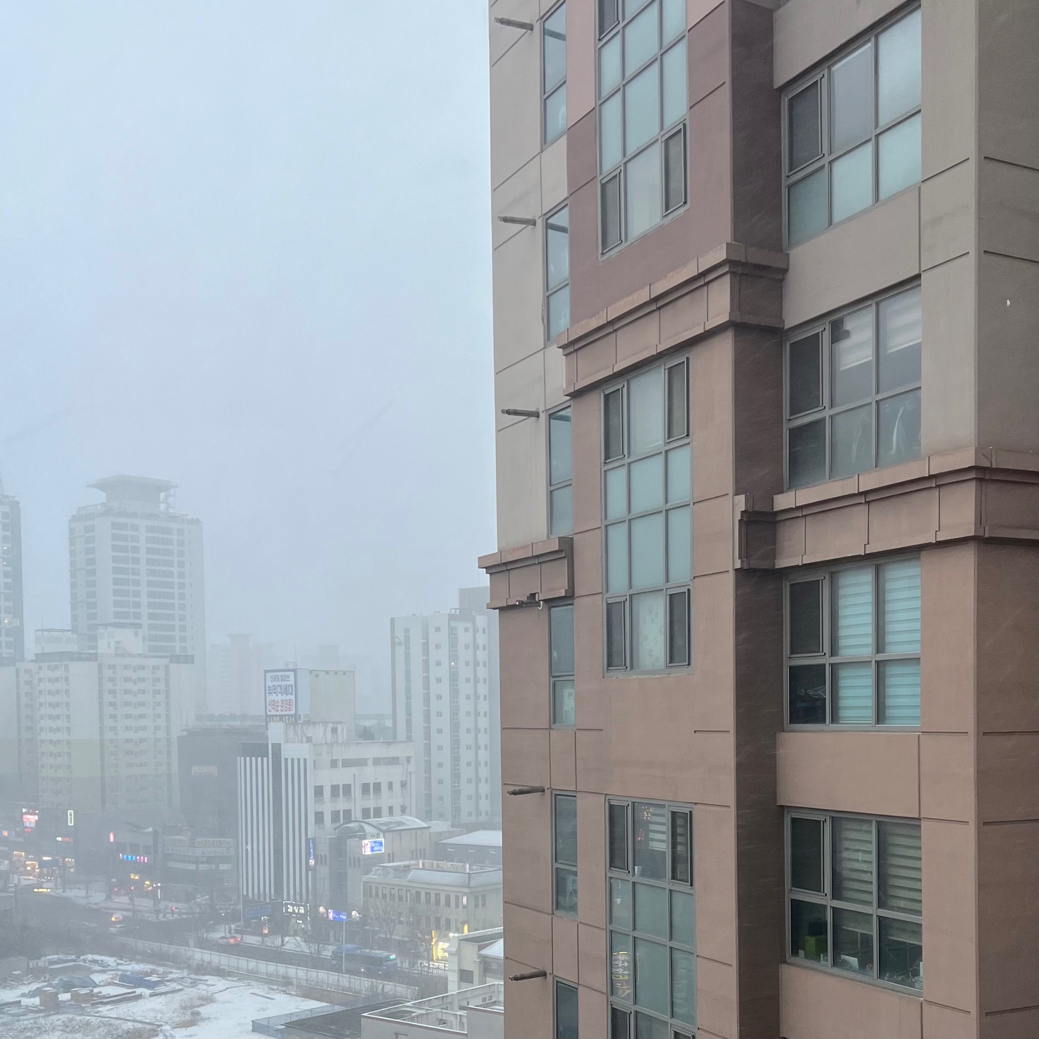 WINDOW / CITY 실제 사진