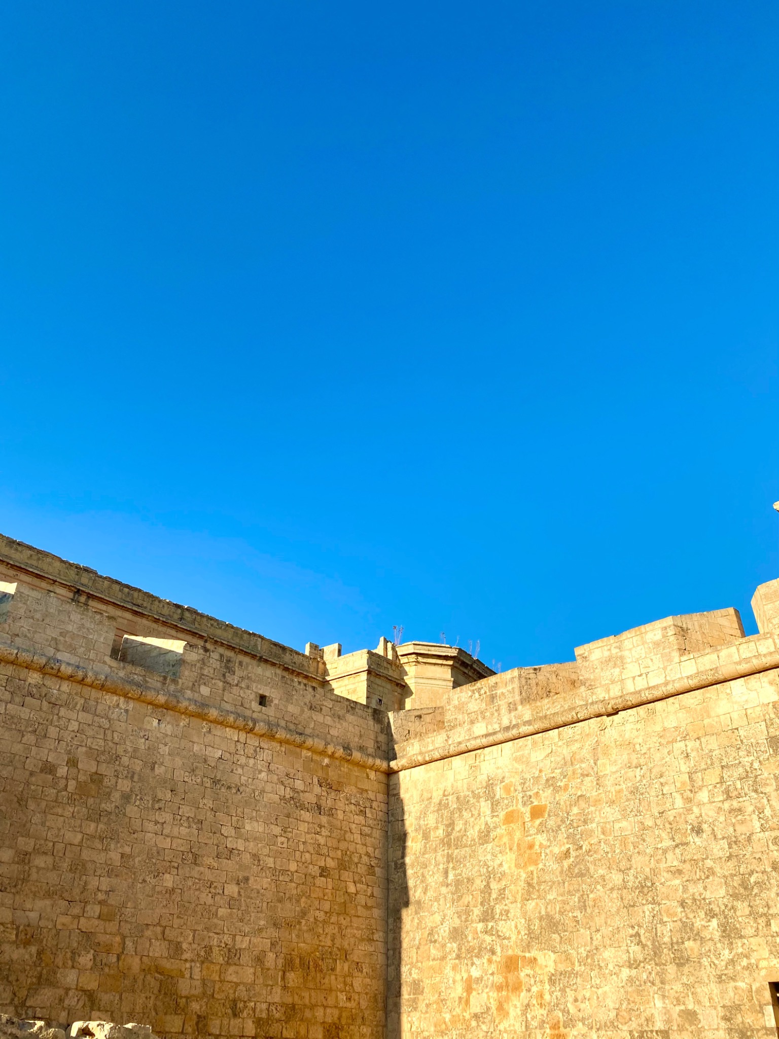 MALTA / SKY 실제 사진